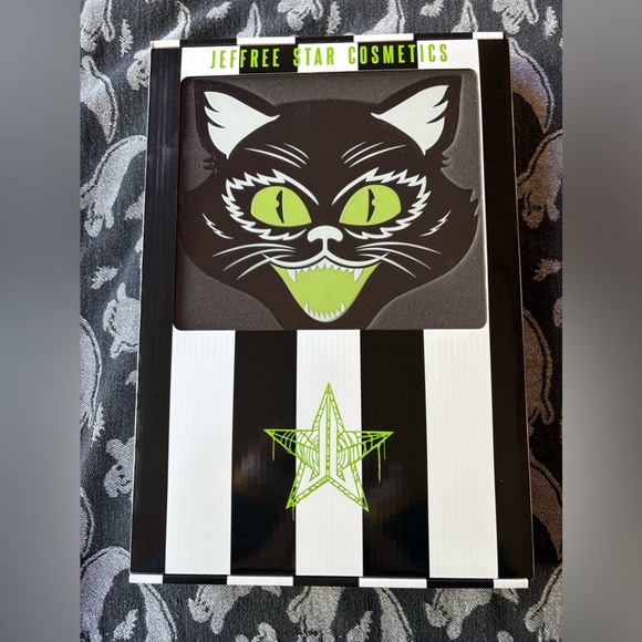 πββ¬βοΈπββ¬ JEFFREE STAR NINE LIVES GLOW HAND MIRROR πββ¬βοΈπββ¬ NWT πββ¬βοΈπββ¬ - Picture 9 of 16